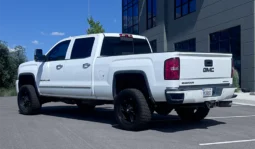 2015 GMC Sierra 2500HD Denali  – 6.6L Duramax – Pickup Truck
