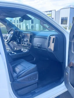 2015 GMC Sierra 2500HD Denali  – 6.6L Duramax – Pickup Truck full