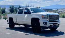 2015 GMC Sierra 2500HD Denali  – 6.6L Duramax – Pickup Truck