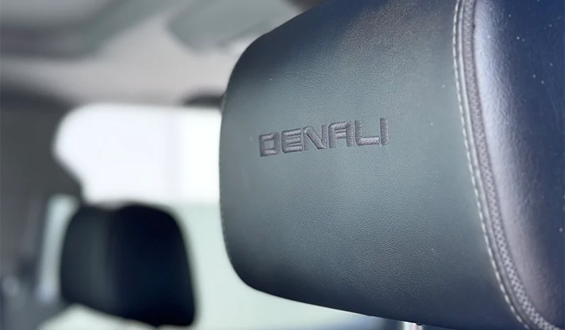 2017 GMC Sierra 2500HD Denali  – 6.6L Duramax – Pickup Truck full