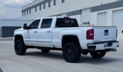 2017 GMC Sierra 2500HD Denali  – 6.6L Duramax – Pickup Truck