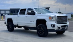 2017 GMC Sierra 2500HD Denali  – 6.6L Duramax – Pickup Truck