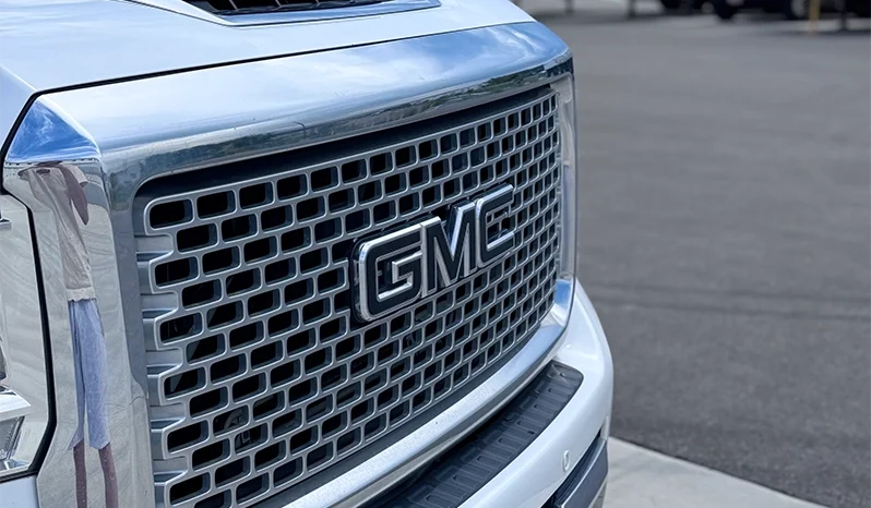 2017 GMC Sierra 2500HD Denali  – 6.6L Duramax – Pickup Truck full