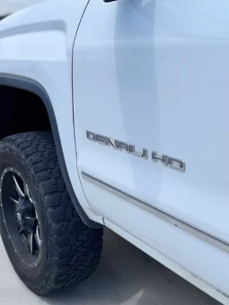 2017 GMC Sierra 2500HD Denali  – 6.6L Duramax – Pickup Truck full