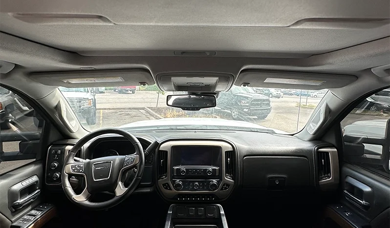 2017 GMC Sierra 2500HD Denali  – 6.6L Duramax – Pickup Truck full