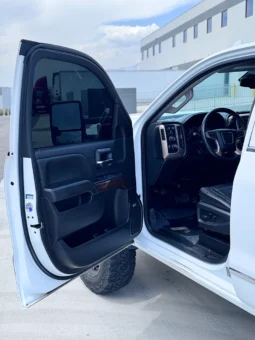 2017 GMC Sierra 2500HD Denali  – 6.6L Duramax – Pickup Truck full