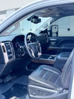 2017 GMC Sierra 2500HD Denali  – 6.6L Duramax – Pickup Truck full