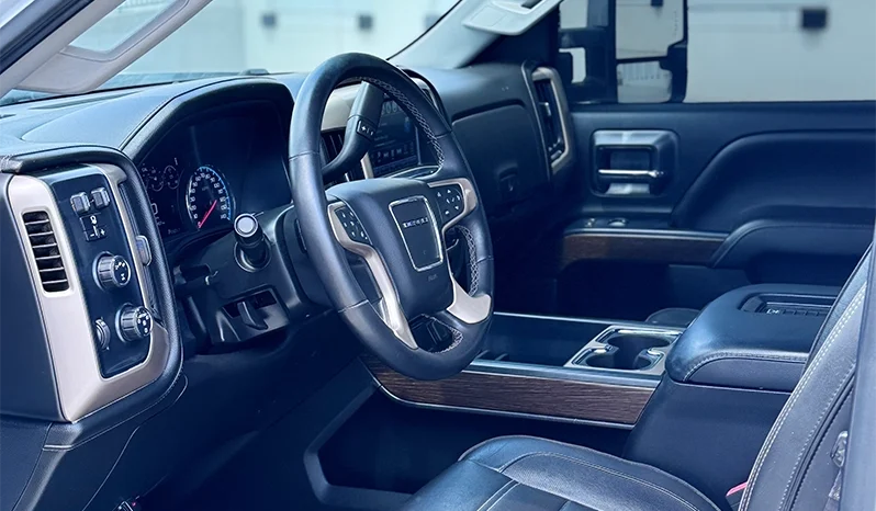 2017 GMC Sierra 2500HD Denali  – 6.6L Duramax – Pickup Truck full