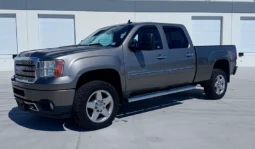 2014 GMC Sierra 2500HD Denali  – 6.6L Duramax – Pickup Truck