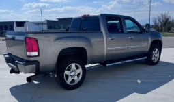 2014 GMC Sierra 2500HD Denali  – 6.6L Duramax – Pickup Truck