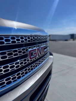 2014 GMC Sierra 2500HD Denali  – 6.6L Duramax – Pickup Truck