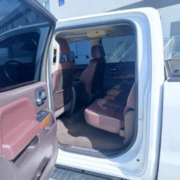 2015 Chevrolet 2500HD High Country  – 6.6L Duramax – Pickup Truck full