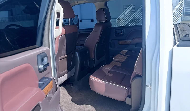 2015 Chevrolet 2500HD High Country  – 6.6L Duramax – Pickup Truck full