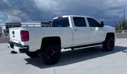 2015 Chevrolet 2500HD High Country  – 6.6L Duramax – Pickup Truck