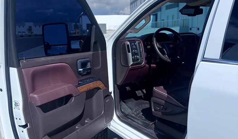 2015 Chevrolet 2500HD High Country  – 6.6L Duramax – Pickup Truck full