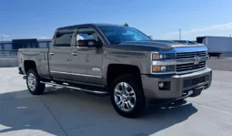 2017 Chevrolet 2500HD High Country  – 6.6L Duramax – Pickup Truck
