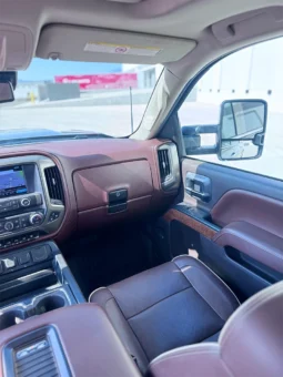 2017 Chevrolet 2500HD High Country  – 6.6L Duramax – Pickup Truck full