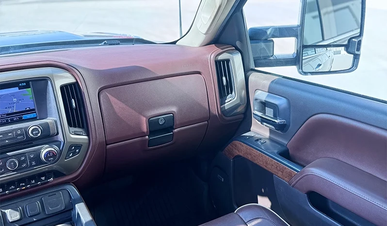 2017 Chevrolet 2500HD High Country  – 6.6L Duramax – Pickup Truck full