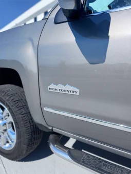 2017 Chevrolet 2500HD High Country  – 6.6L Duramax – Pickup Truck full