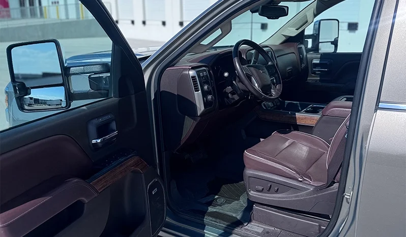 2017 Chevrolet 2500HD High Country  – 6.6L Duramax – Pickup Truck full