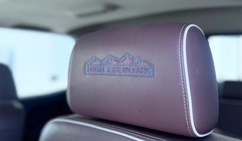 2017 Chevrolet 2500HD High Country  – 6.6L Duramax – Pickup Truck full