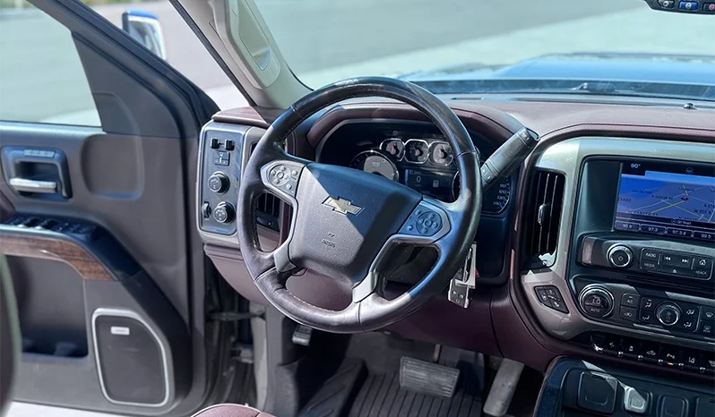 2017 Chevrolet 2500HD High Country  – 6.6L Duramax – Pickup Truck full