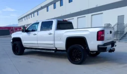 2018 GMC Sierra 2500HD SLT – 6.6L Duramax – Pickup Truck