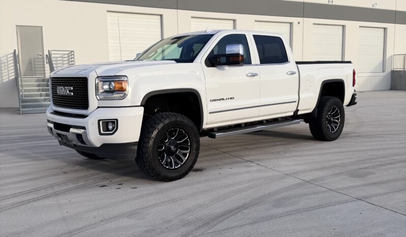 2016 GMC Sierra 2500HD Denali – 6.6L Duramax – Pickup Truck full