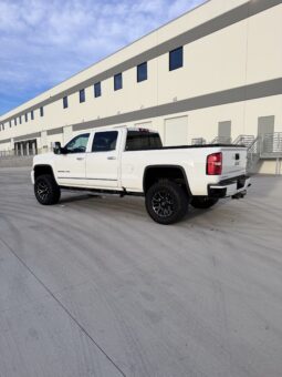 2016 GMC Sierra 2500HD Denali – 6.6L Duramax – Pickup Truck