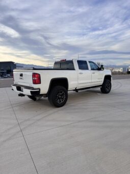2016 GMC Sierra 2500HD Denali – 6.6L Duramax – Pickup Truck