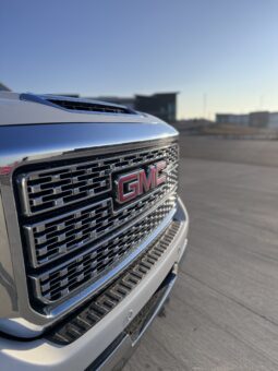 2018 GMC Sierra 3500HD Denali – 6.6L Duramax – Pickup Truck